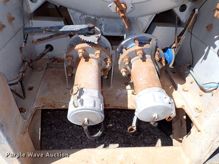 image for item IN9725 2013 Mac LTT Inc  tank trailer