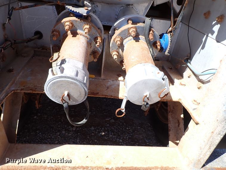 image for item IN9725 2013 Mac LTT Inc  tank trailer