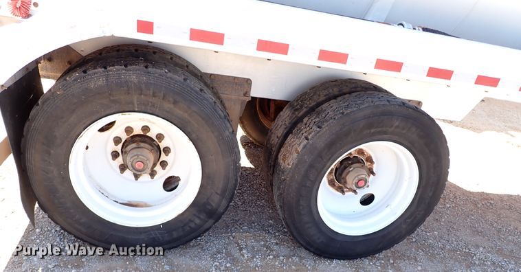 image for item IN9725 2013 Mac LTT Inc  tank trailer