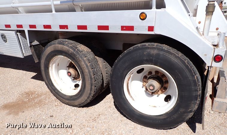 image for item IN9725 2013 Mac LTT Inc  tank trailer