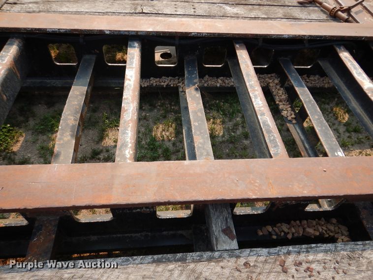 image for item IN9772 1989 Siebert 60T3A  lowboy equipment trailer