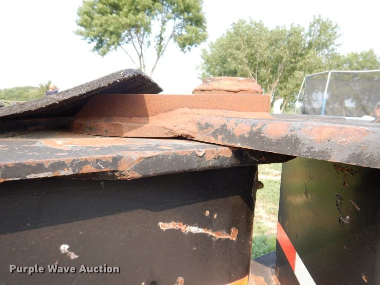 image for item IN9772 1989 Siebert 60T3A  lowboy equipment trailer