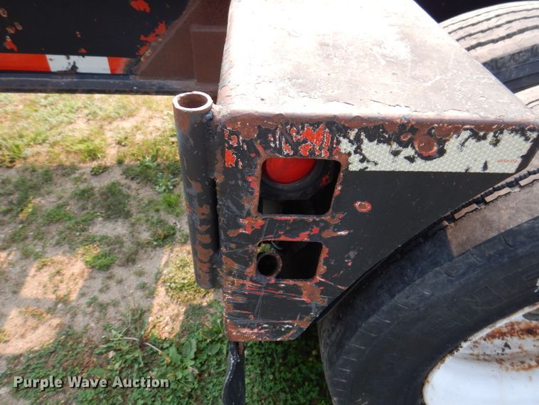 image for item IN9772 1989 Siebert 60T3A  lowboy equipment trailer