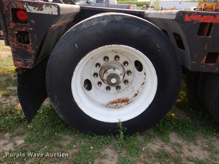 image for item IN9772 1989 Siebert 60T3A  lowboy equipment trailer