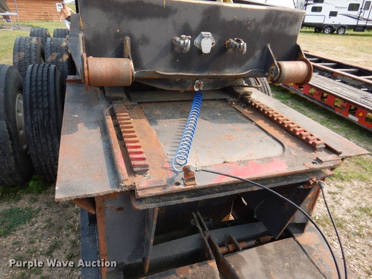 image for item IN9772 1989 Siebert 60T3A  lowboy equipment trailer