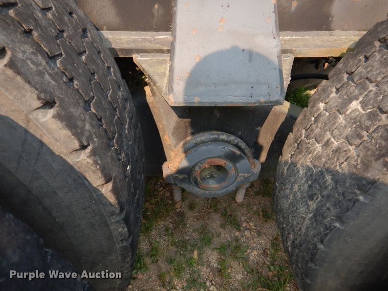 image for item IN9772 1989 Siebert 60T3A  lowboy equipment trailer