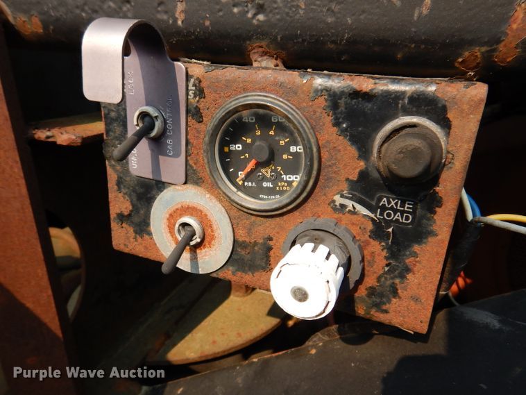 image for item IN9772 1989 Siebert 60T3A  lowboy equipment trailer