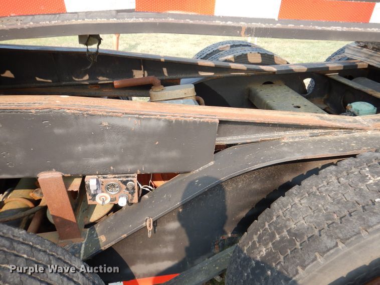 image for item IN9772 1989 Siebert 60T3A  lowboy equipment trailer