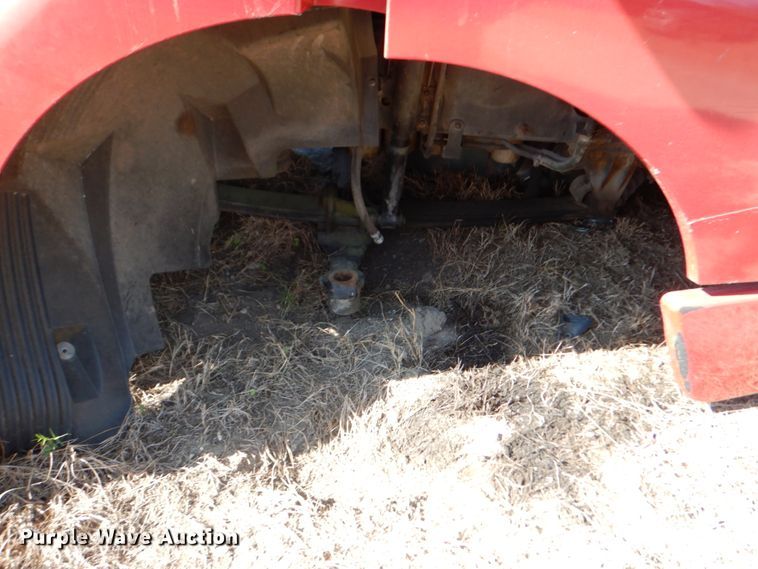 image for item IR9157 2004 Volvo VNM  truck cab and chassis