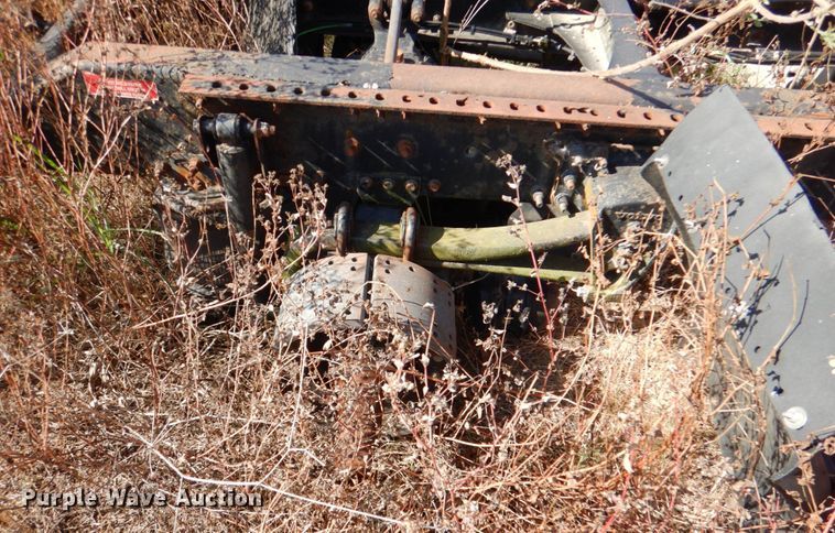 image for item IR9157 2004 Volvo VNM  truck cab and chassis