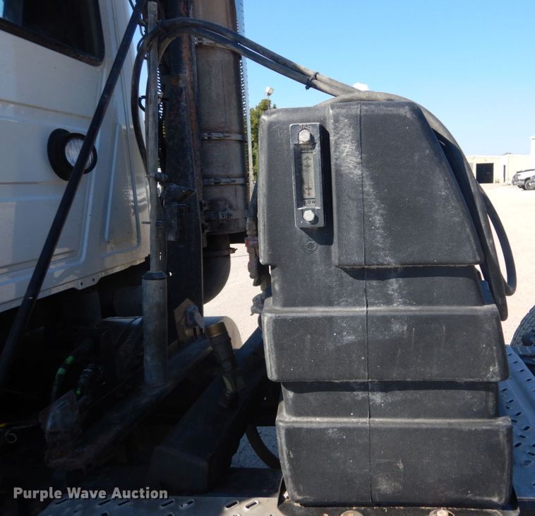 image for item JG9016 2008 Mack CXU600  semi truck