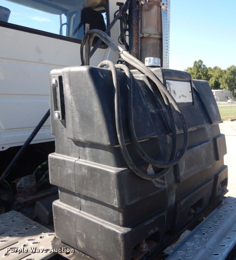 image for item JG9016 2008 Mack CXU600  semi truck