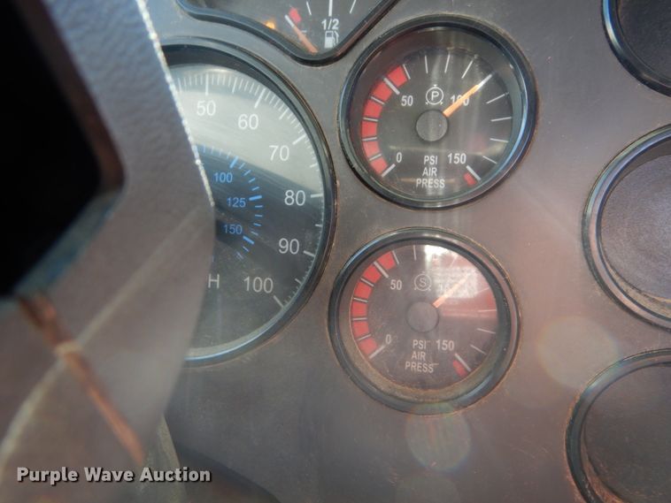 image for item JG9016 2008 Mack CXU600  semi truck