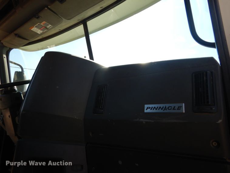 image for item JG9016 2008 Mack CXU600  semi truck