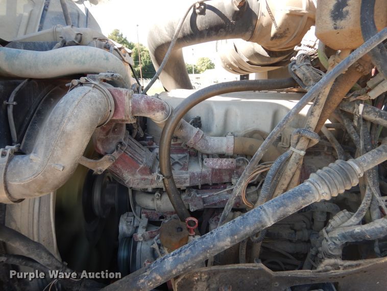 image for item JG9016 2008 Mack CXU600  semi truck