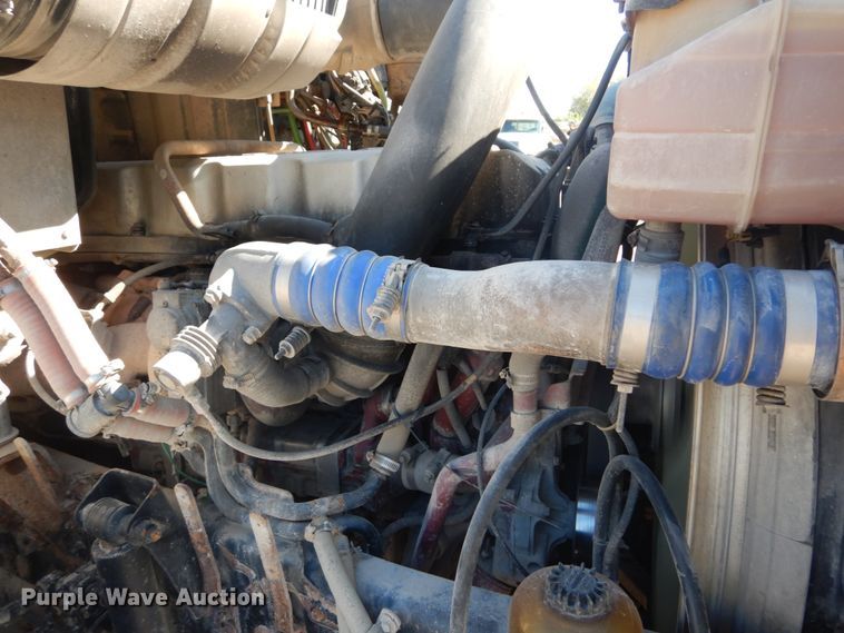 image for item JG9016 2008 Mack CXU600  semi truck