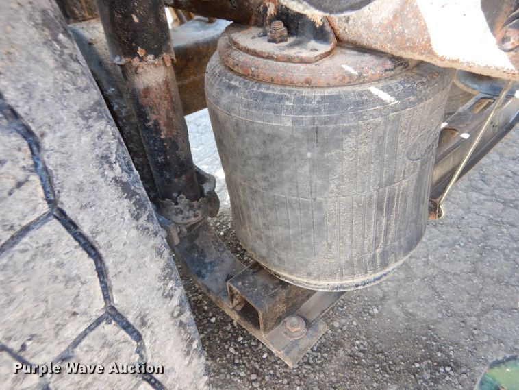 image for item JG9016 2008 Mack CXU600  semi truck