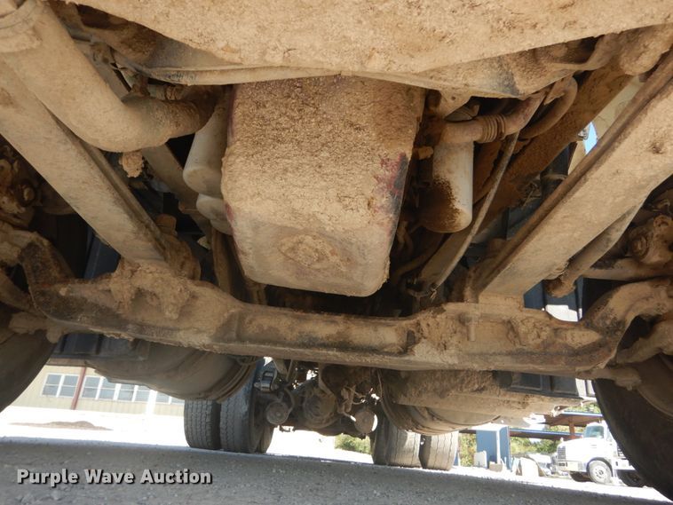 image for item JG9016 2008 Mack CXU600  semi truck