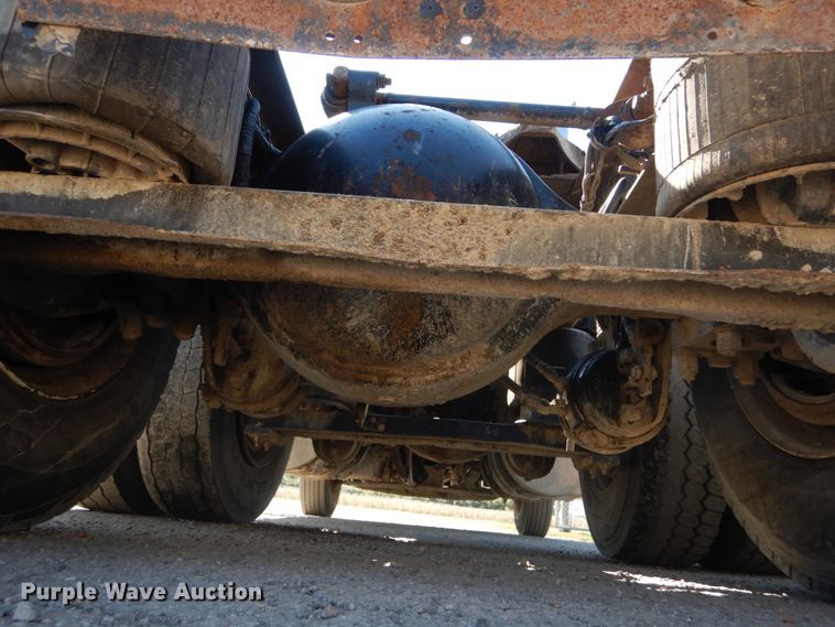 image for item JG9016 2008 Mack CXU600  semi truck