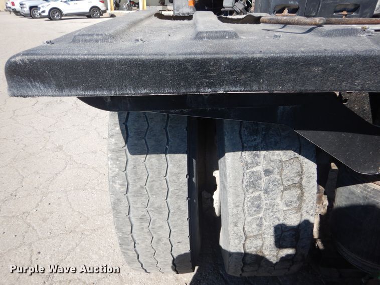 image for item JG9016 2008 Mack CXU600  semi truck