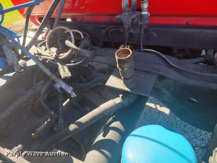 image for item JG9092 1992 Mack RD688S  semi truck