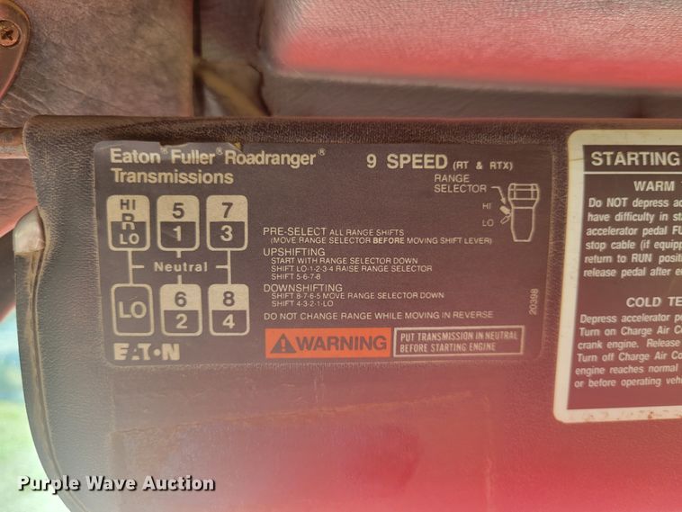 image for item JG9092 1992 Mack RD688S  semi truck