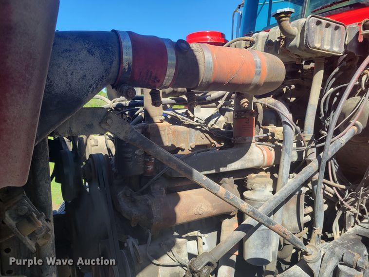 image for item JG9092 1992 Mack RD688S  semi truck