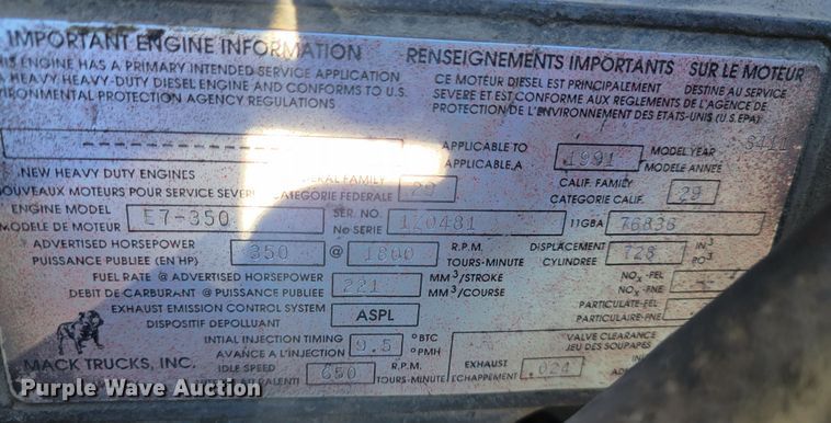 image for item JG9092 1992 Mack RD688S  semi truck