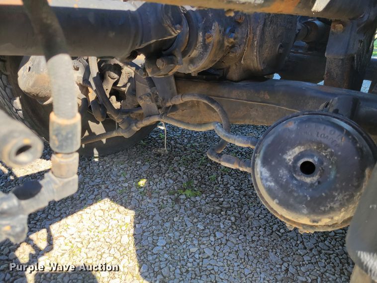 image for item JG9092 1992 Mack RD688S  semi truck