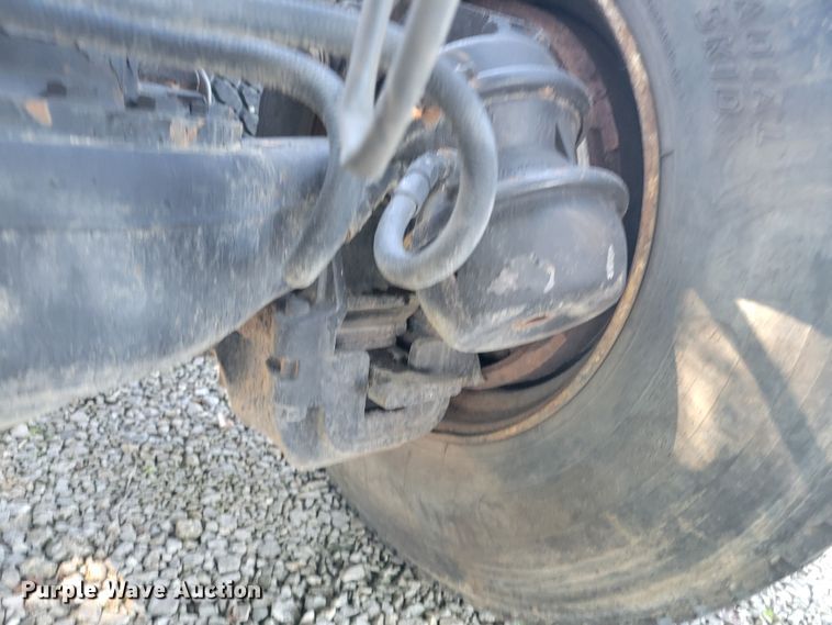 image for item JG9092 1992 Mack RD688S  semi truck