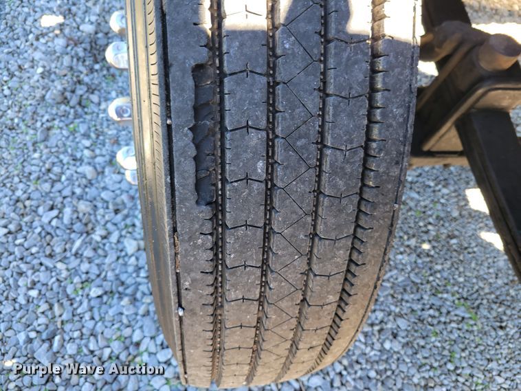 image for item JG9092 1992 Mack RD688S  semi truck