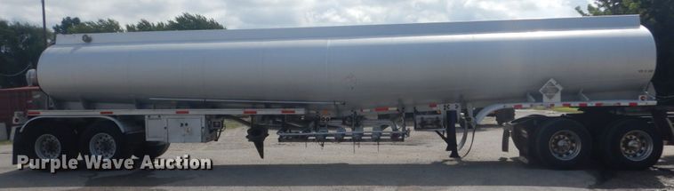 image for item JG9108 1997 Heil  tank trailer