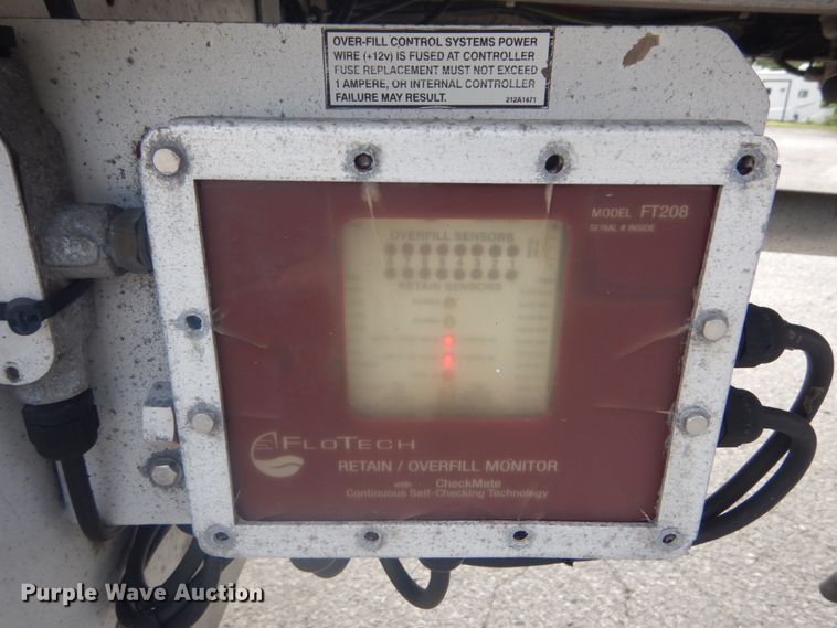 image for item JG9108 1997 Heil  tank trailer