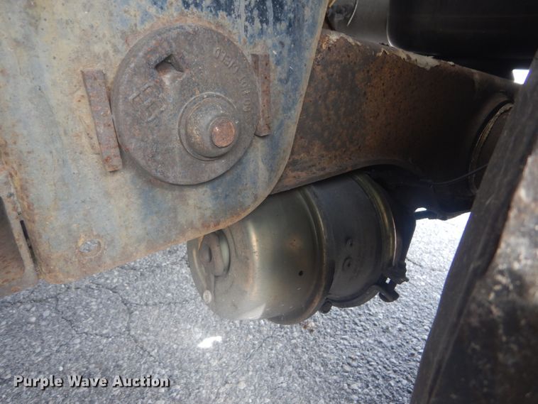 image for item JG9108 1997 Heil  tank trailer