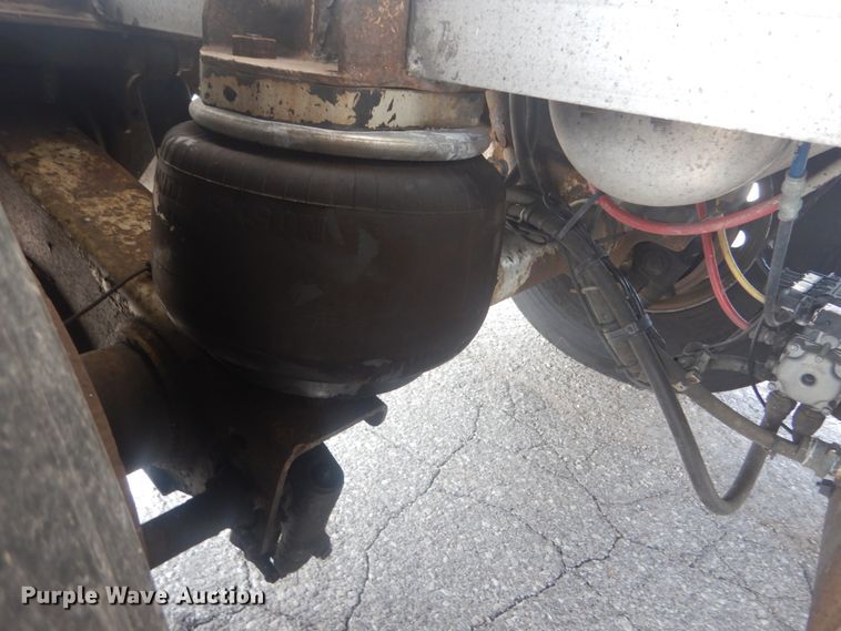 image for item JG9108 1997 Heil  tank trailer