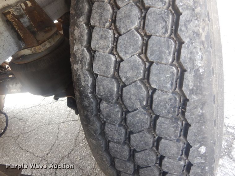 image for item JG9108 1997 Heil  tank trailer