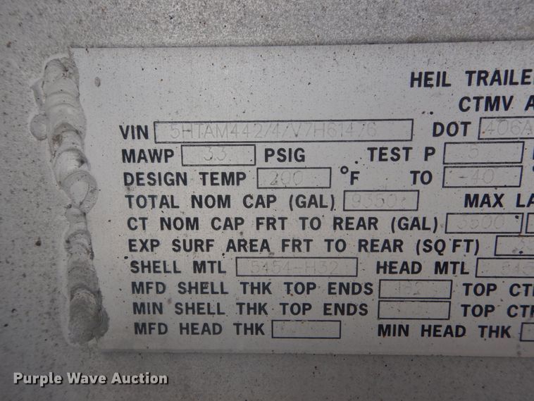 image for item JG9108 1997 Heil  tank trailer