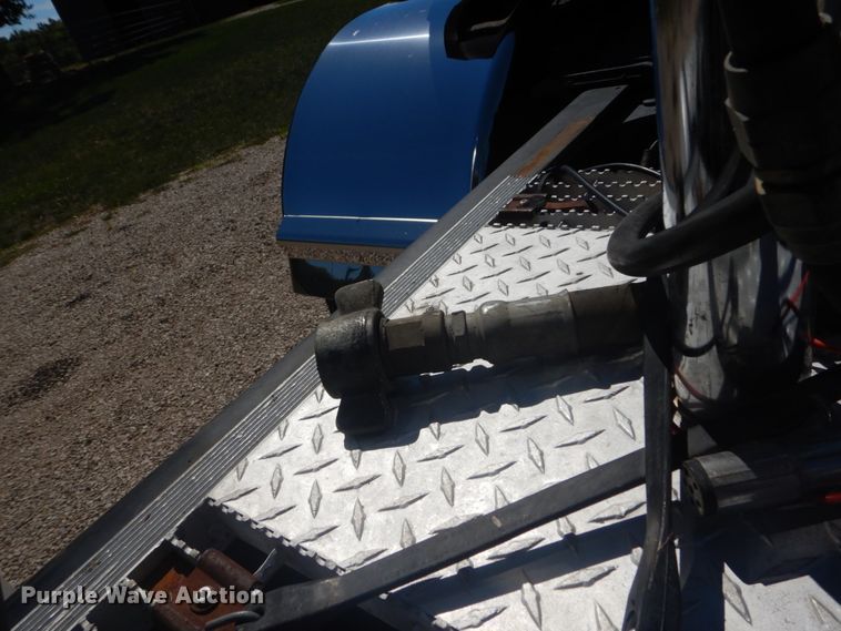 image for item JG9123 2010 Mack CHU613  semi truck