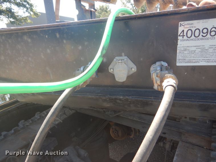 image for item JG9123 2010 Mack CHU613  semi truck