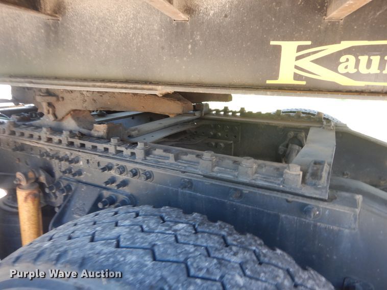 image for item JG9123 2010 Mack CHU613  semi truck