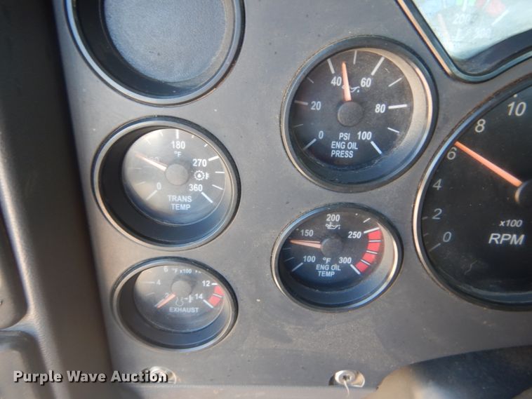 image for item JG9123 2010 Mack CHU613  semi truck