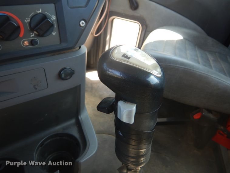 image for item JG9123 2010 Mack CHU613  semi truck