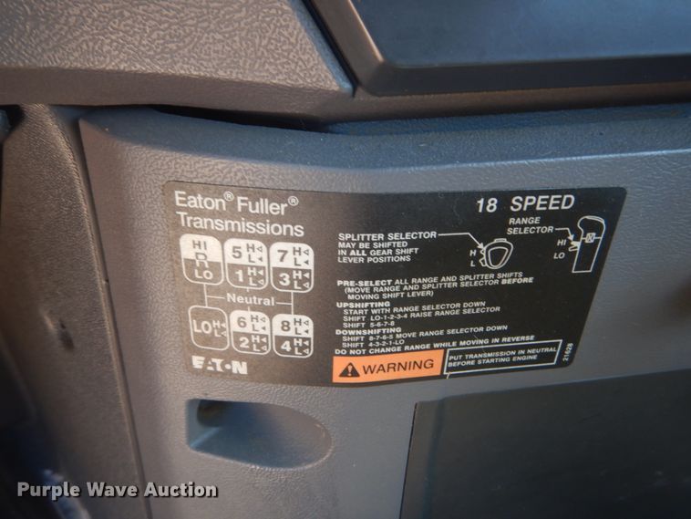 image for item JG9123 2010 Mack CHU613  semi truck