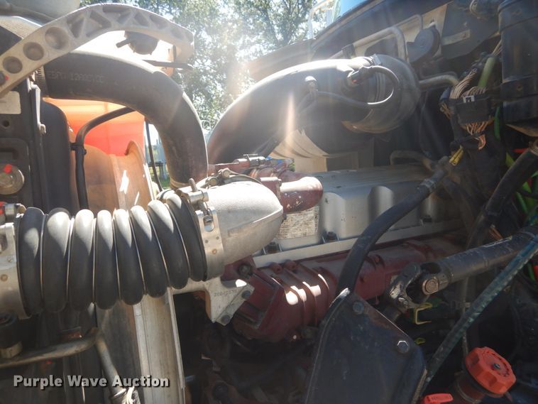 image for item JG9123 2010 Mack CHU613  semi truck