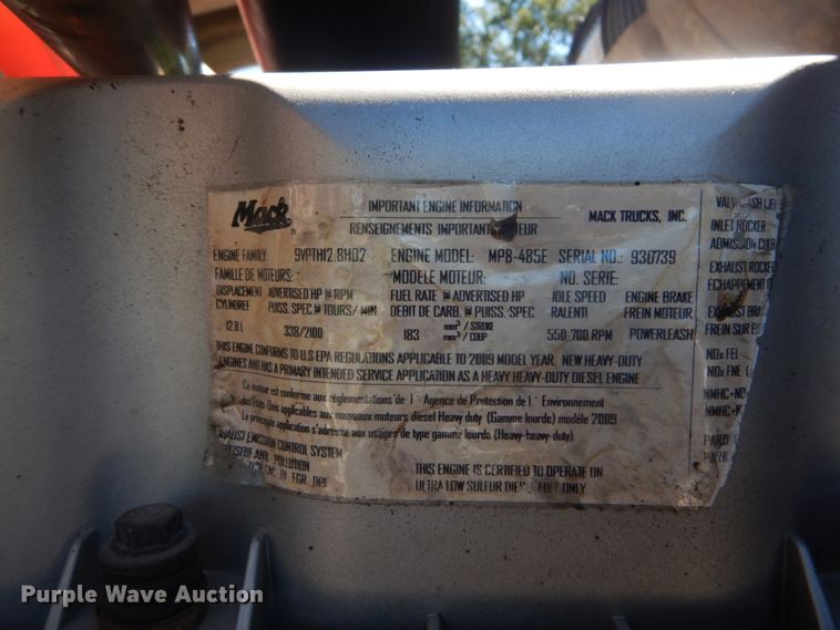 image for item JG9123 2010 Mack CHU613  semi truck