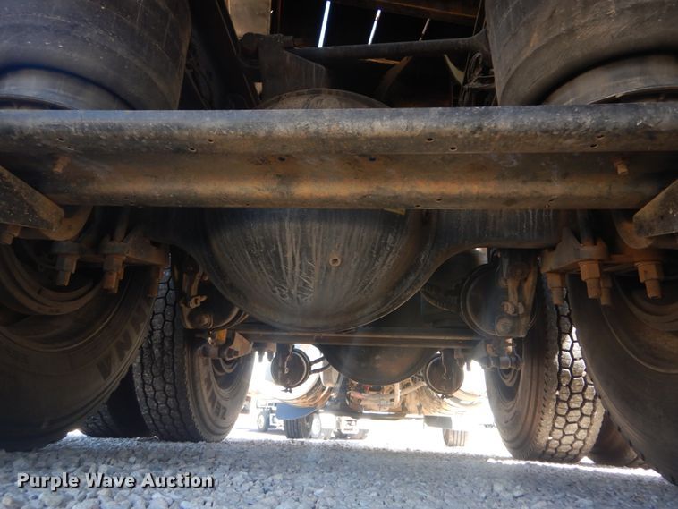 image for item JG9123 2010 Mack CHU613  semi truck