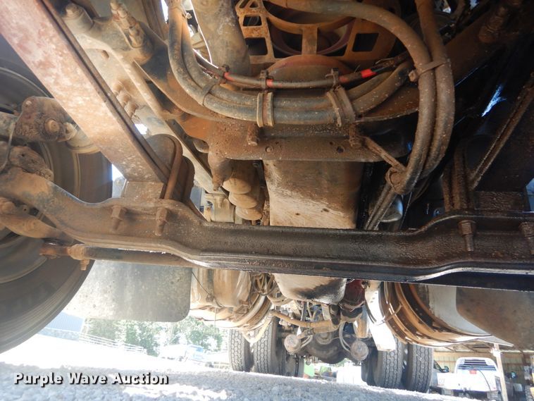 image for item JG9123 2010 Mack CHU613  semi truck