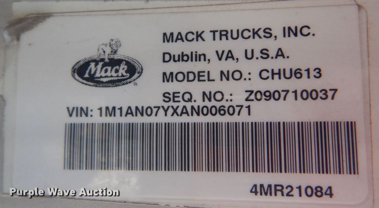 image for item JG9123 2010 Mack CHU613  semi truck