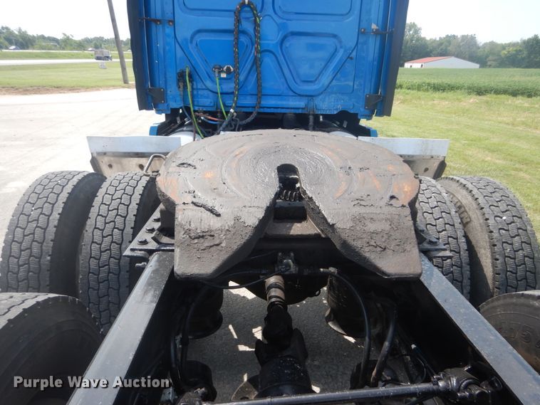 image for item JI9469 2012 Freightliner Cascadia 125  semi truck