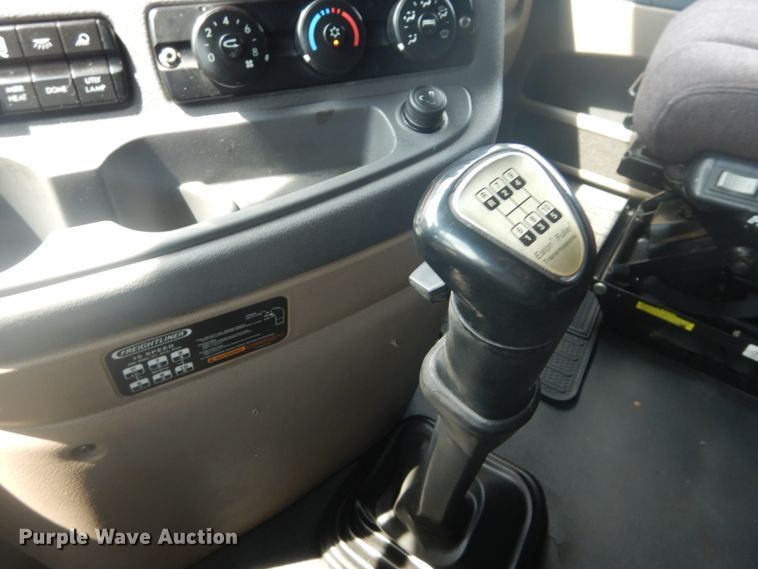 image for item JI9469 2012 Freightliner Cascadia 125  semi truck